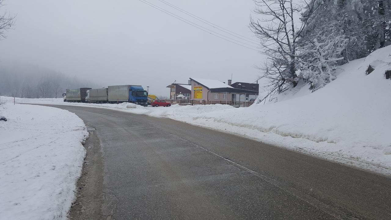 Отель Pansion I Restoran ,, Pogled" Han Pijesak Экстерьер фото