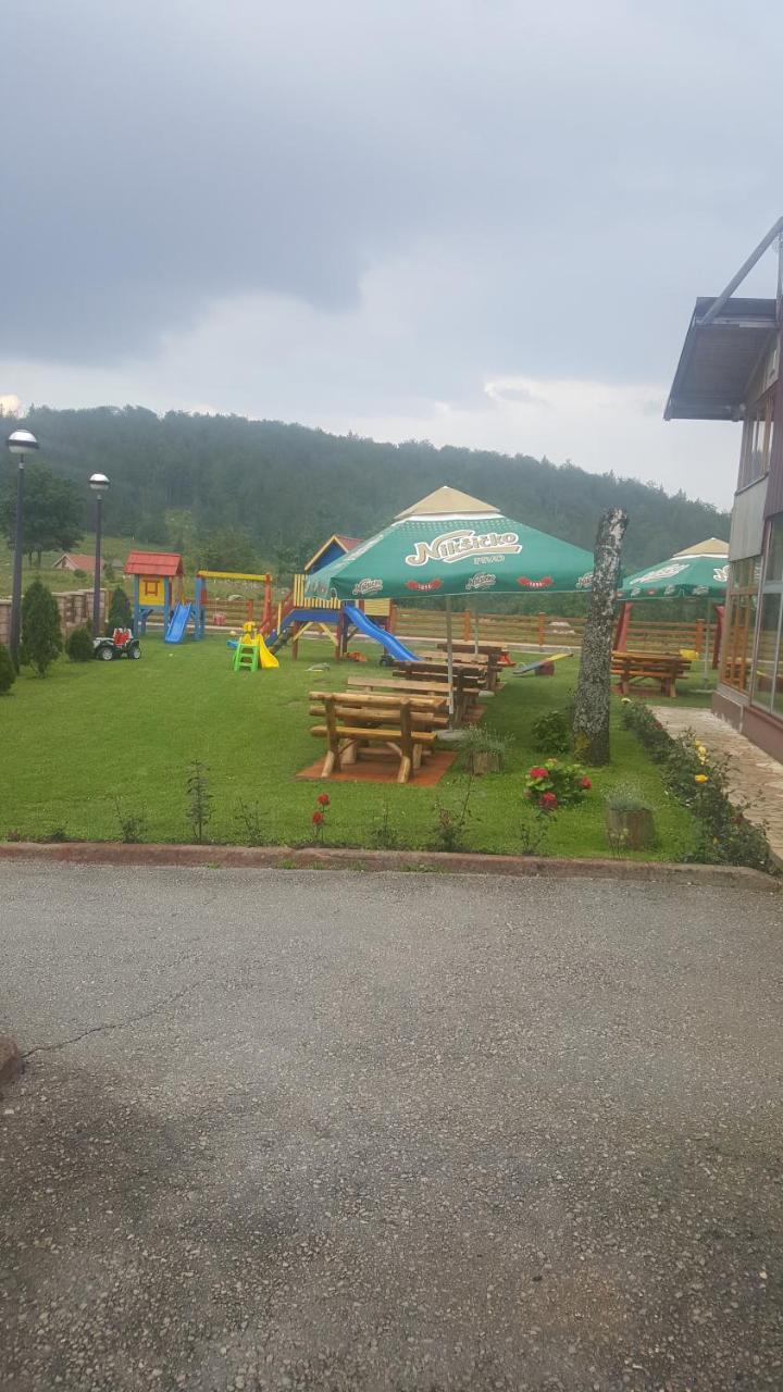 Отель Pansion I Restoran ,, Pogled" Han Pijesak Экстерьер фото