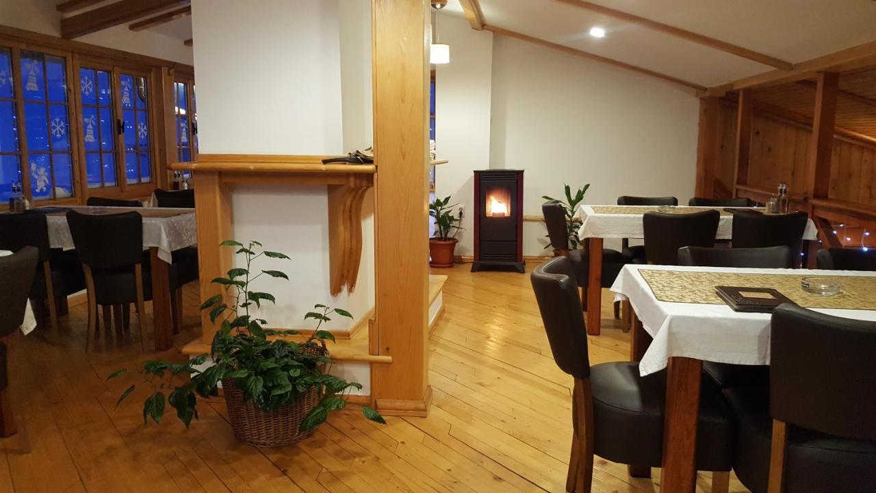 Отель Pansion I Restoran ,, Pogled" Han Pijesak Экстерьер фото