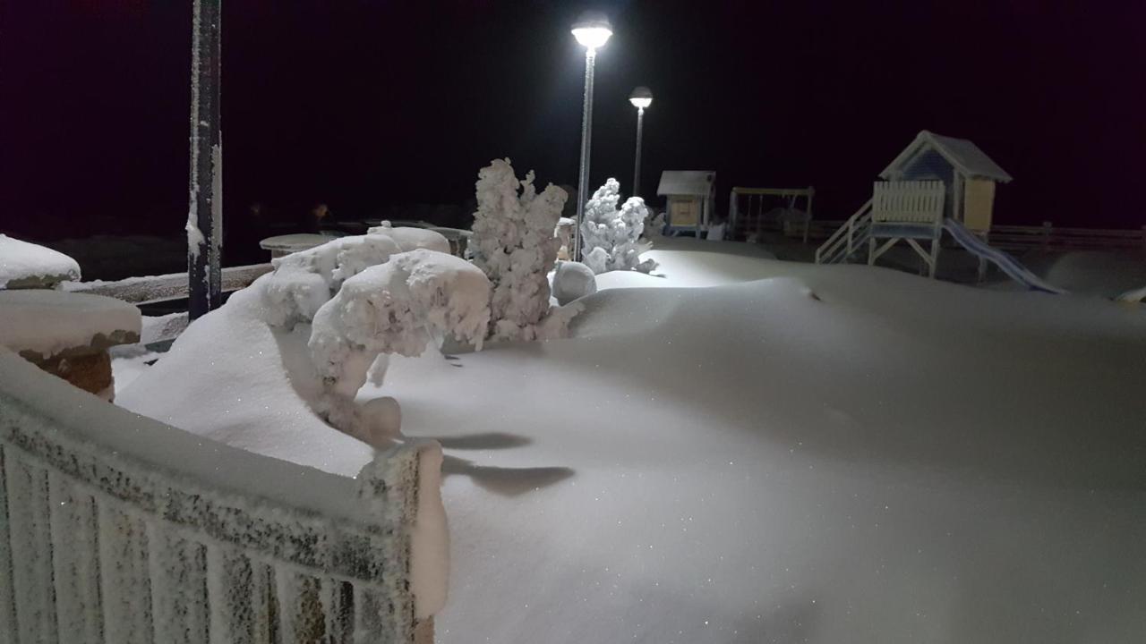 Отель Pansion I Restoran ,, Pogled" Han Pijesak Экстерьер фото