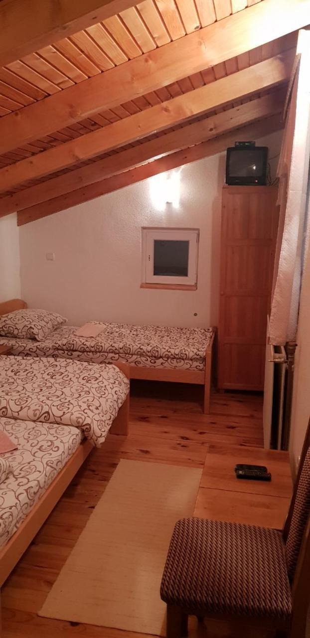 Отель Pansion I Restoran ,, Pogled" Han Pijesak Экстерьер фото